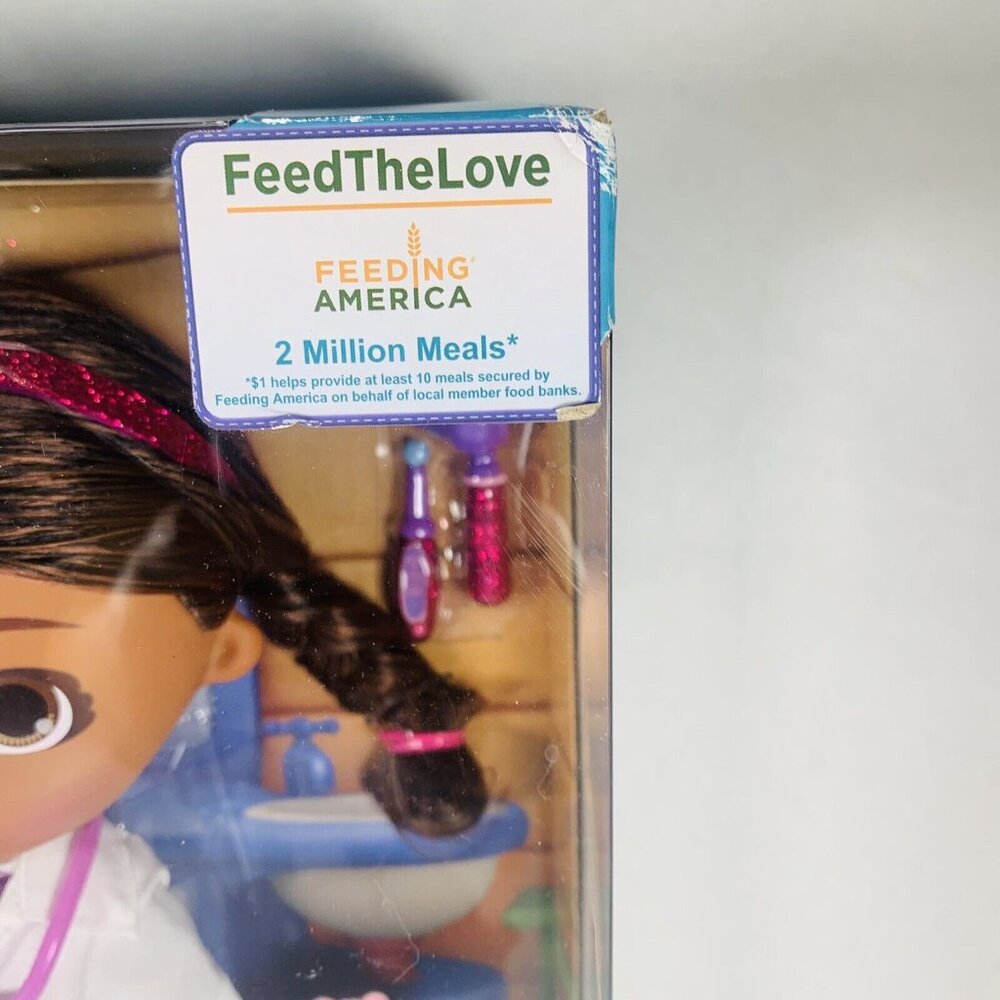 Doc McStuffins Wash Your Hands Singing Doll with Mask & Accessories - Picture 2 of 11